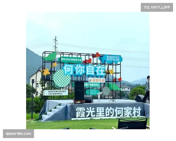 西湖龙坞挑战赛选手报到日，何家村文化礼堂排起长龙领取参赛物资